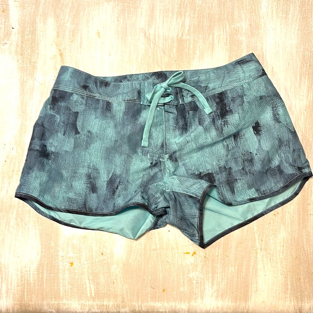 Adidas Women Voyager Parley Terrex Outdoor Shorts Size Small EUC teal color